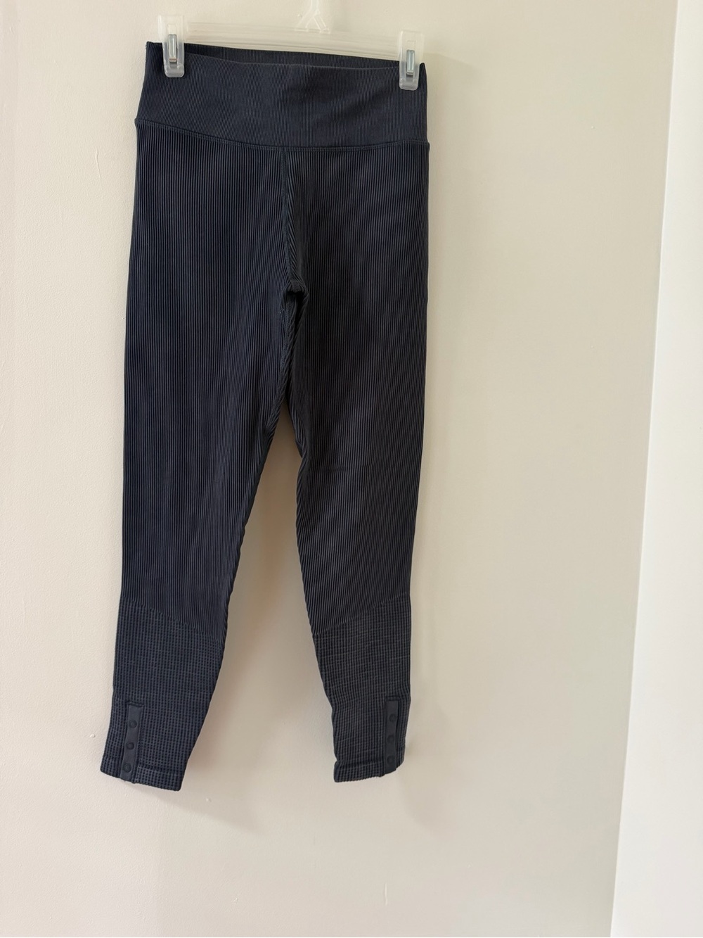 Unbranded Ribbed Leggings Women L Black Excellent Button Cuff Detail - Picture 1 of 4